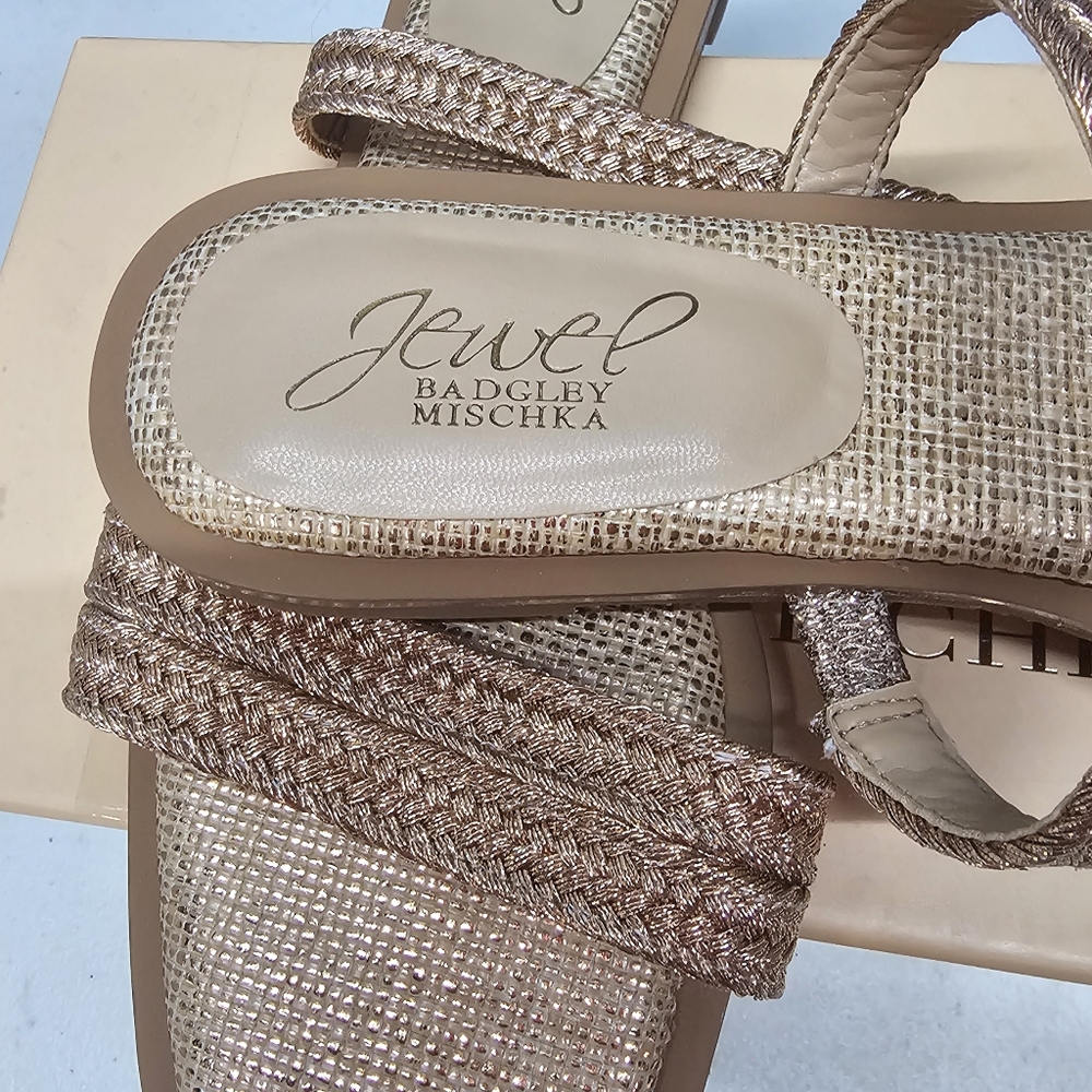 Jewel Badgley Mischka Women's Tan Sandals NEW Size 7.5 Rose Gold - Picture 3 of 5